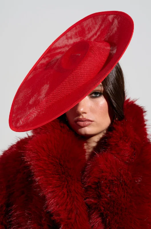 BLUSHING EDITORIAL CLIP ON HAT