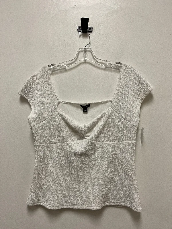 Cream Top Sleeveless Halogen, Size L